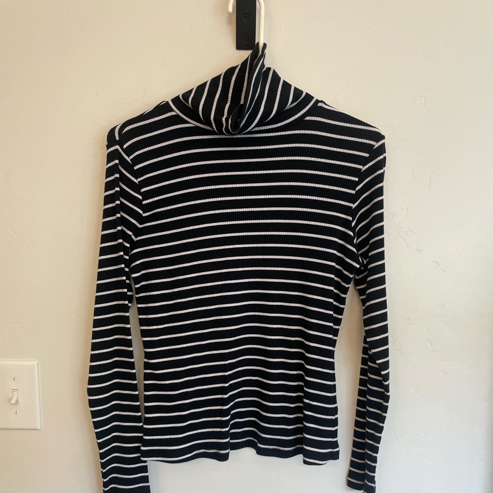 Striped turtle neck